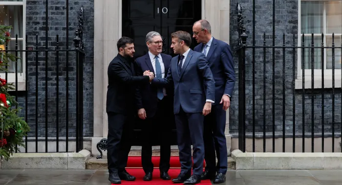 Zelensky con Starmer, Macron e Merz (E3)