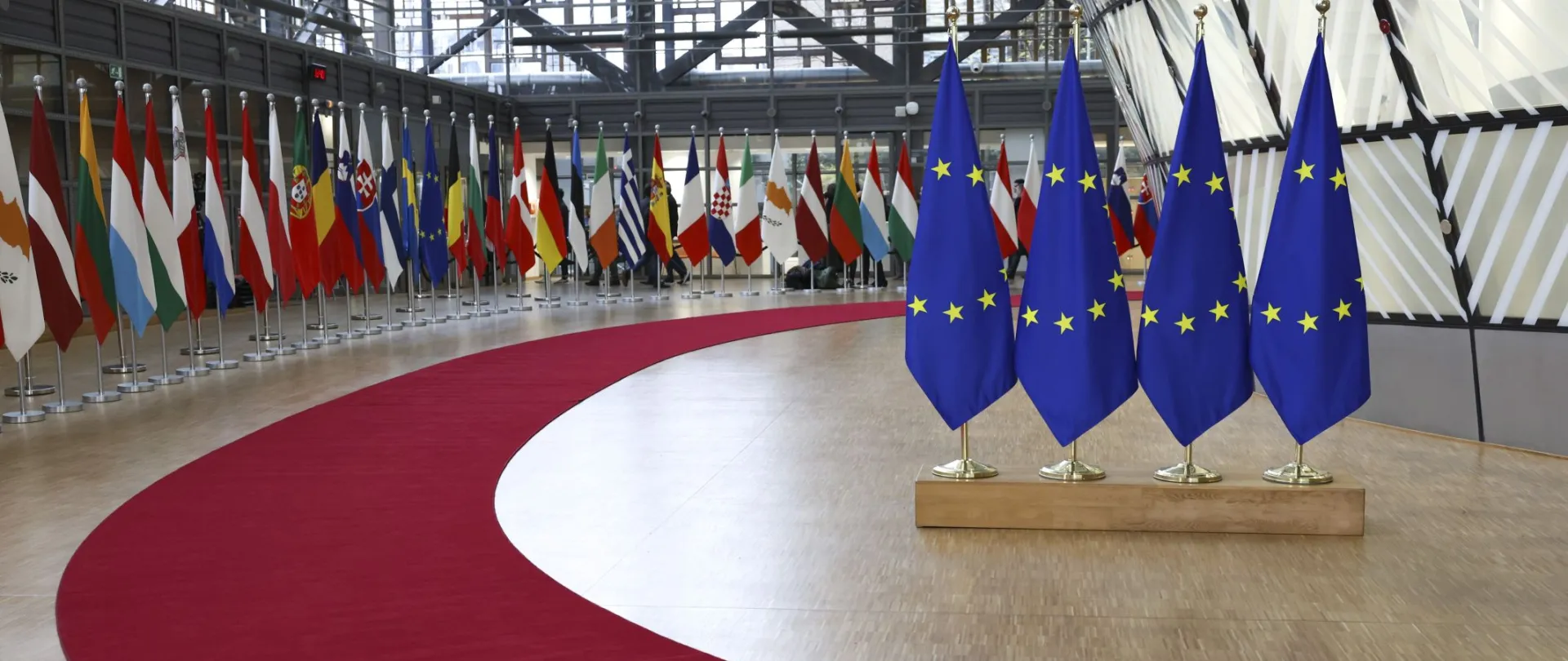 EU-Western Balkans summit flags