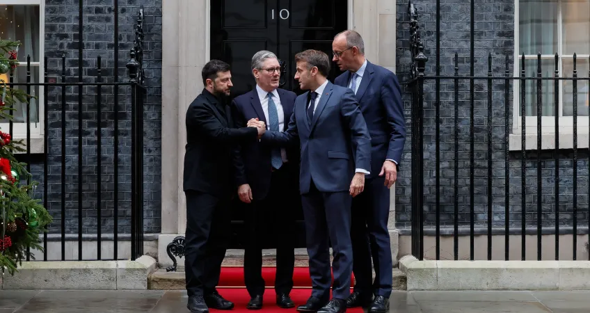 Zelensky con Starmer, Macron e Merz (E3)